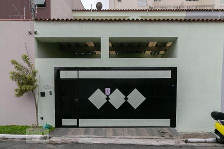 Fachada de casa para alugar com 2 quartos, 70m² em Vila Nair, São Paulo
