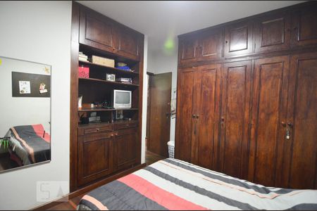 Apartamento à venda com 110m², 4 quartos e 2 vagasQuarto