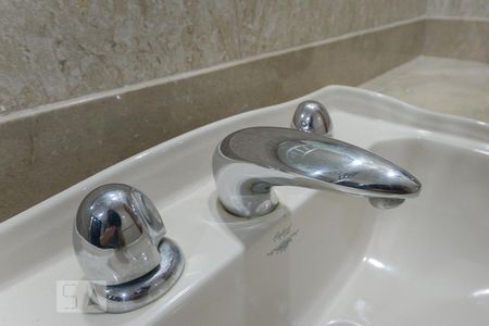 Casa à venda com 170m², 3 quartos e sem vagaBanheiro 1 torneira