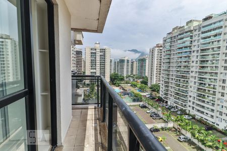 Apartamento à venda com 86m², 3 quartos e 2 vagasVaranda Quarto 03 (Suíte)