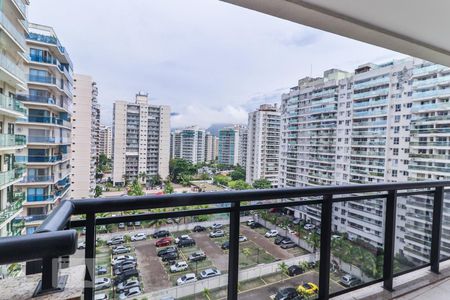 Apartamento à venda com 86m², 3 quartos e 2 vagasAcesso Varanda da Sala pela Área de Serviço