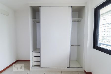 Apartamento à venda com 86m², 3 quartos e 2 vagasQuarto 02
