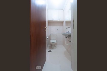 Apartamento à venda com 100m², 3 quartos e 2 vagas Apartamento à venda com 100m², 3 quartos e 2 vagasBanheiro de Serviço