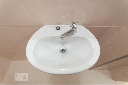 Apartamento à venda com 100m², 3 quartos e 2 vagas Apartamento à venda com 100m², 3 quartos e 2 vagasBanheiro de Serviço - Pia