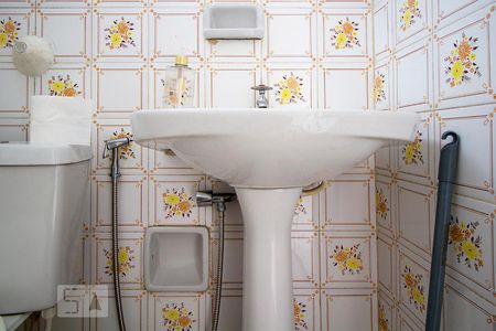 Casa à venda com 204m², 4 quartos e 2 vagasBanheiro