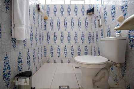 Casa à venda com 204m², 4 quartos e 2 vagasBanheiro