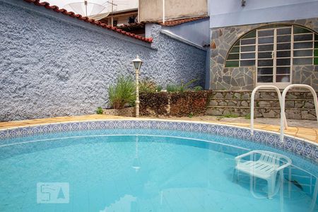 Casa à venda com 204m², 4 quartos e 2 vagasPiscina
