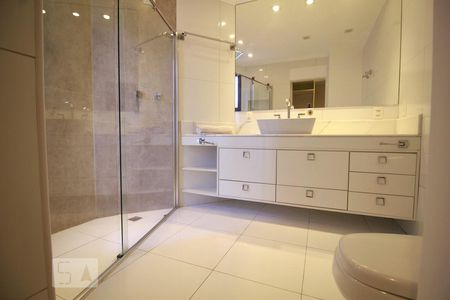 Apartamento para alugar com 84m², 1 quarto e 2 vagasBanheiro da suíte