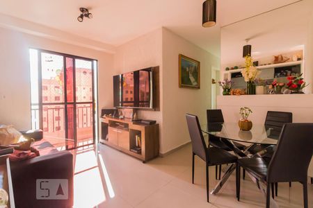 Sala de apartamento para alugar com 2 quartos, 50m² em Vila Rio de Janeiro, Guarulhos