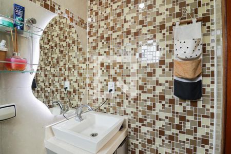 Casa à venda com 144m², 3 quartos e 4 vagasBanheiro da Suíte