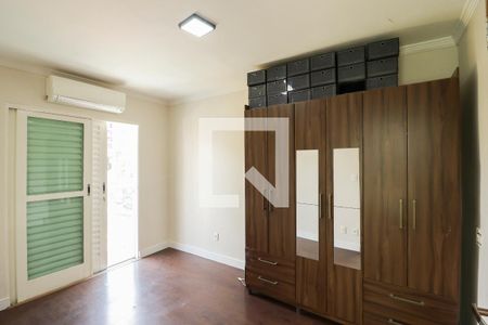 Casa à venda com 144m², 3 quartos e 4 vagasSuÍte