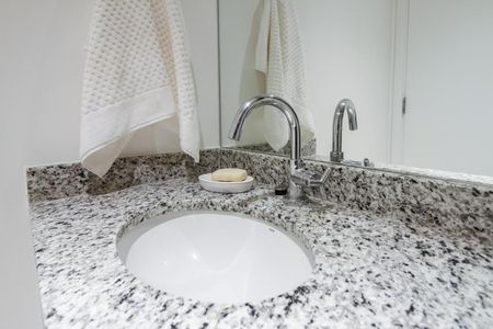 Banheiro de apartamento para alugar com 1 quarto, 62m² em Alphaville Empresarial, Barueri