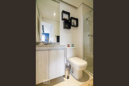 Banheiro de apartamento para alugar com 1 quarto, 62m² em Alphaville Empresarial, Barueri