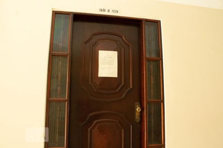 Apartamento à venda com 60m², 2 quartos e 1 vaga Apartamento à venda com 60m², 2 quartos e 1 vagaEntrada do Salão de Festas