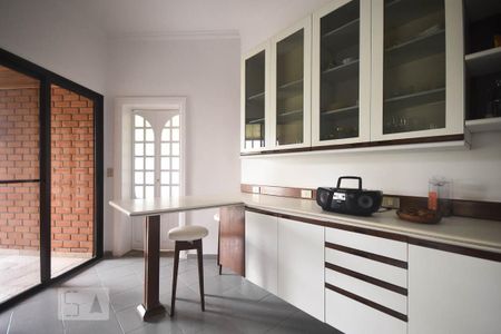 Cozinha de apartamento para alugar com 4 quartos, 352m² em Jardim Ampliação, São Paulo