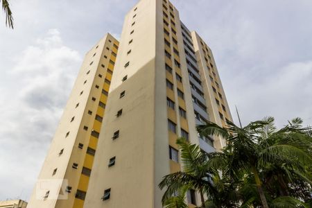 Apartamento para alugar com 75m², 3 quartos e 1 vaga Apartamento para alugar com 75m², 3 quartos e 1 vagaFachada