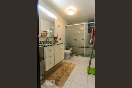 Apartamento para alugar com 125m², 2 quartos e 1 vaga Apartamento para alugar com 125m², 2 quartos e 1 vagaBanheiro