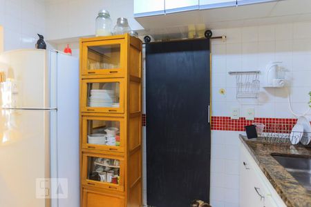 Apartamento para alugar com 125m², 2 quartos e 1 vaga Apartamento para alugar com 125m², 2 quartos e 1 vagaCozinha e acesso a Área de Serviço