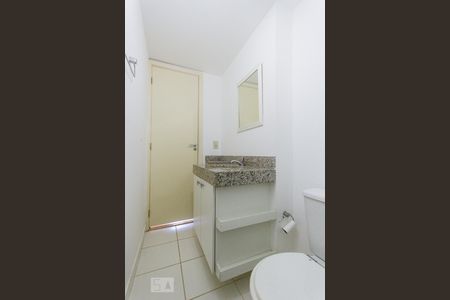 Banheiro Social de apartamento para alugar com 2 quartos, 55m² em Jacarepaguá, Rio de Janeiro