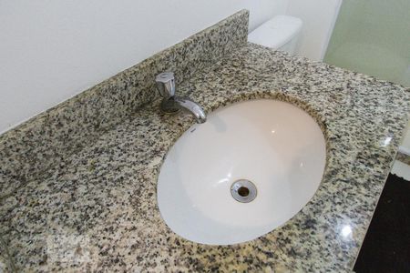 Banheiro Social de apartamento para alugar com 2 quartos, 55m² em Jacarepaguá, Rio de Janeiro