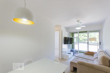 Sala de apartamento para alugar com 2 quartos, 55m² em Jacarepaguá, Rio de Janeiro