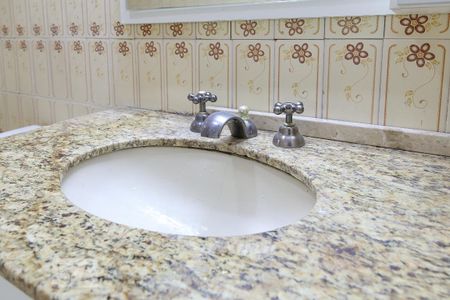 Casa para alugar com 70m², 2 quartos e sem vaga Casa para alugar com 70m², 2 quartos e sem vagaBanheiro 2