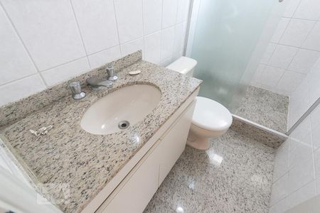 Apartamento à venda com 72m², 2 quartos e 1 vagaBanheiro da suíte 