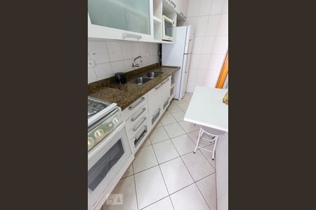 Apartamento para alugar com 65m², 2 quartos e 2 vagasCozinha