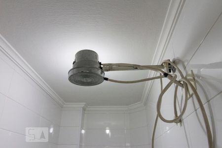 Apartamento à venda com 120m², 2 quartos e 1 vaga Apartamento à venda com 120m², 2 quartos e 1 vagaChuveiro do Banheiro de Serviço