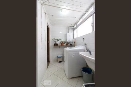 Apartamento à venda com 120m², 2 quartos e 1 vaga Apartamento à venda com 120m², 2 quartos e 1 vagaArea de Serviço