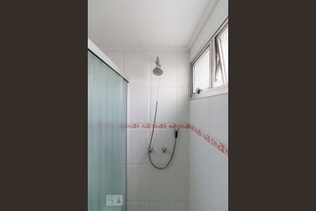 Apartamento à venda com 120m², 2 quartos e 1 vaga Apartamento à venda com 120m², 2 quartos e 1 vagaChuveiro do Banheiro Social