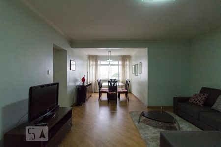 Apartamento à venda com 120m², 2 quartos e 1 vaga Apartamento à venda com 120m², 2 quartos e 1 vagaSala