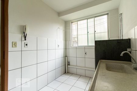 Cozinha de apartamento para alugar com 2 quartos, 45m² em Santa Mônica, Belo Horizonte