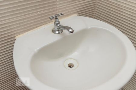 Banheiro de apartamento para alugar com 2 quartos, 52m² em Engenho de Dentro, Rio de Janeiro