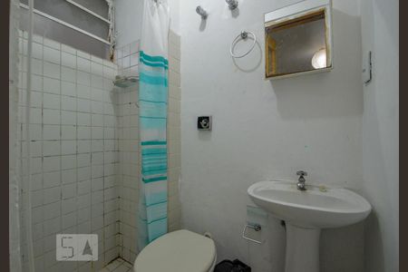 Banheiro de kitnet/studio para alugar com 1 quarto, 30m² em Vila Buarque, São Paulo