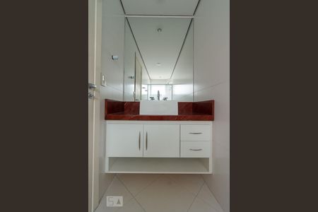 Casa para alugar com 294m², 5 quartos e 2 vagasSuíte 1 - banheiro