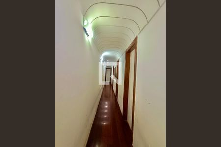 Apartamento para alugar com 280m², 4 quartos e 3 vagasCorredor