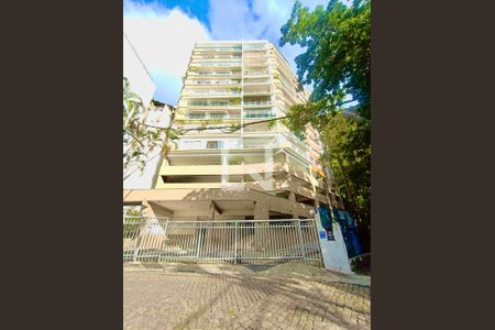 Apartamento para alugar com 280m², 4 quartos e 3 vagasFachada com cartaz QA.