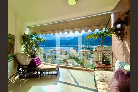 Apartamento para alugar com 280m², 4 quartos e 3 vagasVaranda