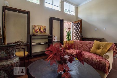 Sala de casa à venda com 4 quartos, 250m² em Chácara Monte Alegre, São Paulo