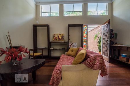 Sala de casa à venda com 4 quartos, 250m² em Chácara Monte Alegre, São Paulo
