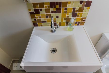 Pia do banheiro de apartamento para alugar com 2 quartos, 62m² em Parque Santo Antônio, Guarulhos