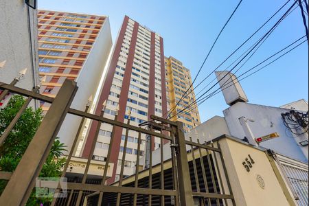 Apartamento para alugar com 85m², 2 quartos e 1 vaga Apartamento para alugar com 85m², 2 quartos e 1 vagaFachada