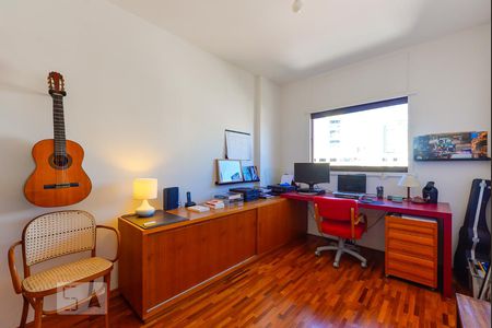 Apartamento para alugar com 85m², 2 quartos e 1 vaga Apartamento para alugar com 85m², 2 quartos e 1 vagaQuarto