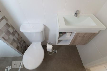 Apartamento para alugar com 57m², 2 quartos e 1 vagaDetalhe do banheiro