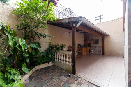 Casa para alugar com 200m², 3 quartos e 2 vagasQuintal com churasqueira