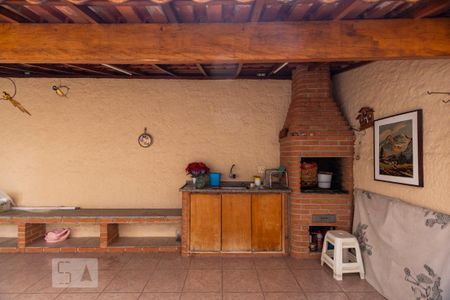Casa para alugar com 200m², 3 quartos e 2 vagasQuintal com churasqueira