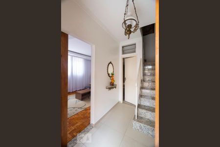 Escada de casa para alugar com 3 quartos, 200m² em Vila Monte Alegre, São Paulo