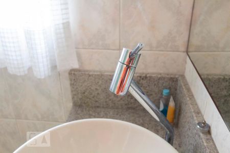 Casa para alugar com 200m², 3 quartos e 2 vagasBanheiro social