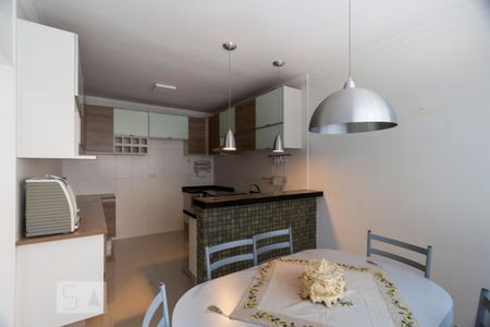Casa para alugar com 200m², 3 quartos e 2 vagasCozinha
